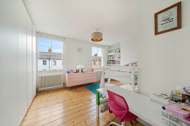 Terraced house for sale in Plimsoll Road, London
