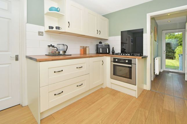 8 Vicarage Close, Stafford photo 3