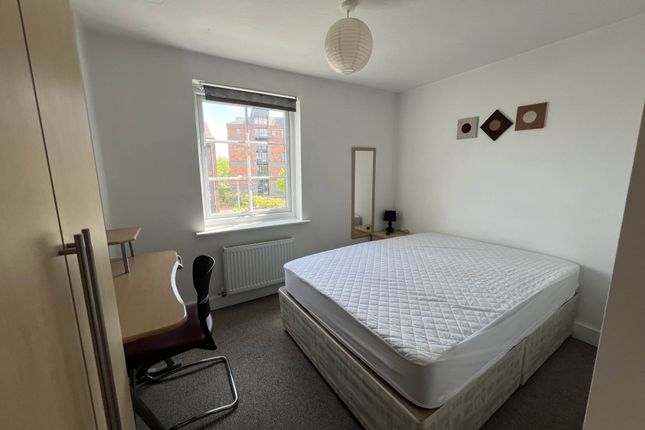 19 Beaumont Court, Elphins Drive, Wilderspool Park, Warrington photo 4