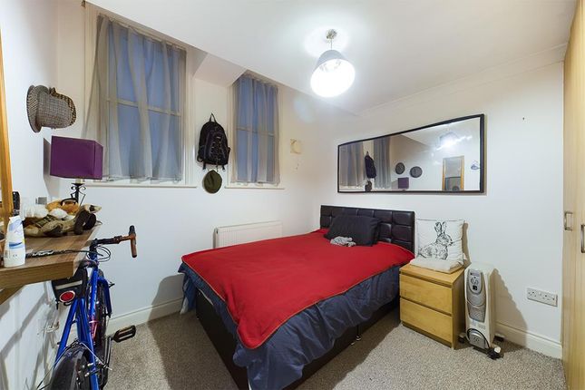 Thumbnail Flat for sale in Wight House, Southampton, Hampshire