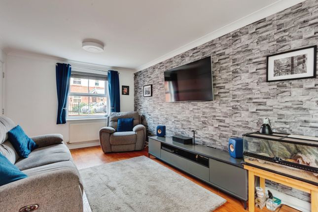 22, Hornsmill Way, Helsby photo 4