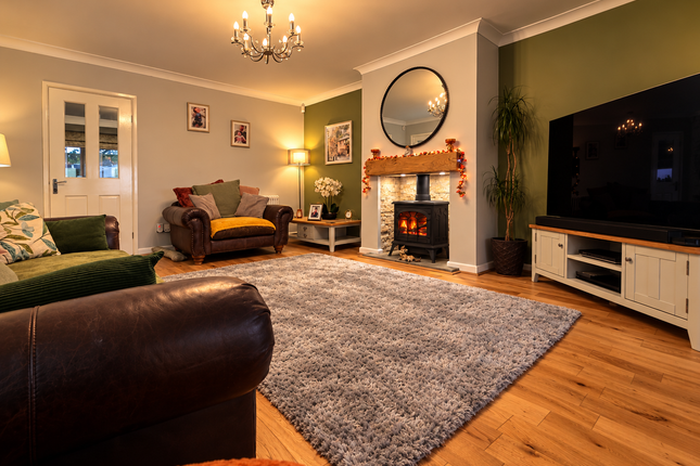38, Whitehill Road, Halifax photo 3