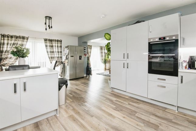 40, Charter Road, Axminster photo 3