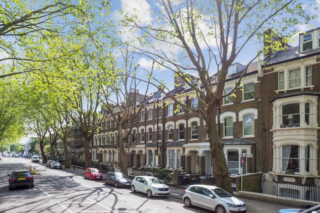 Thumbnail Flat for sale in Grosvenor Avenue, London