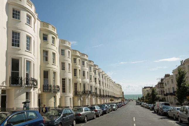 Thumbnail Town house to rent in Lansdowne Place, Hove