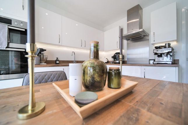 53, Basil Drive, Melksham photo 4