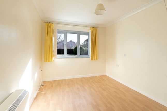 21 Dovehouse Close, Cambridge photo 4