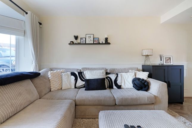 14, Falconer Way, Rotherham photo 4