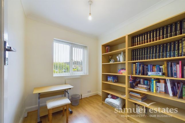 End terrace house to rent in Green Lane, Norbury