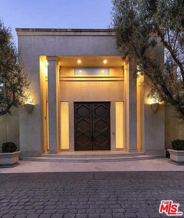 Property for sale in 922 Benedict Canyon Drive, Beverly Hills, Los Angeles, California