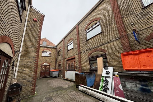 Bavdene Mews, 25, The Burroughs, Church Road, London photo 4