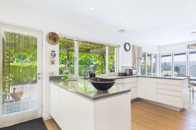 26, Berry Way, Rickmansworth photo 2