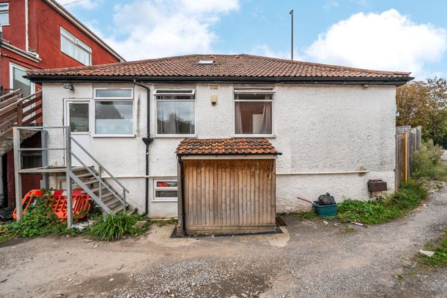 1358720-1-68E50c7...