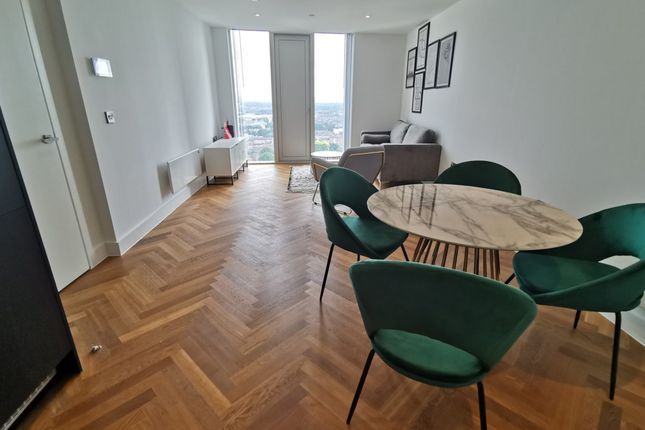 Flat to rent in Deansgate Square, East Tower, Manchester