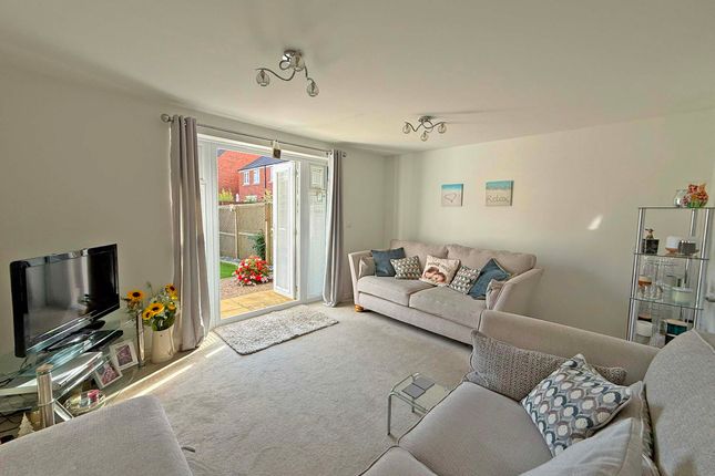9, Foxglove Way, Scarborough photo 2