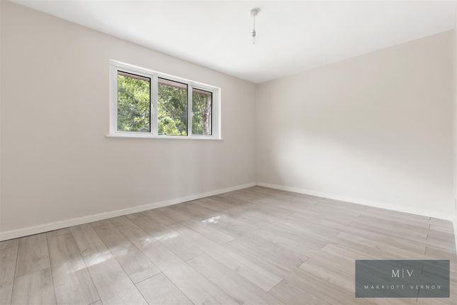 13 The Square, Paynesfield Road, Westerham photo 4