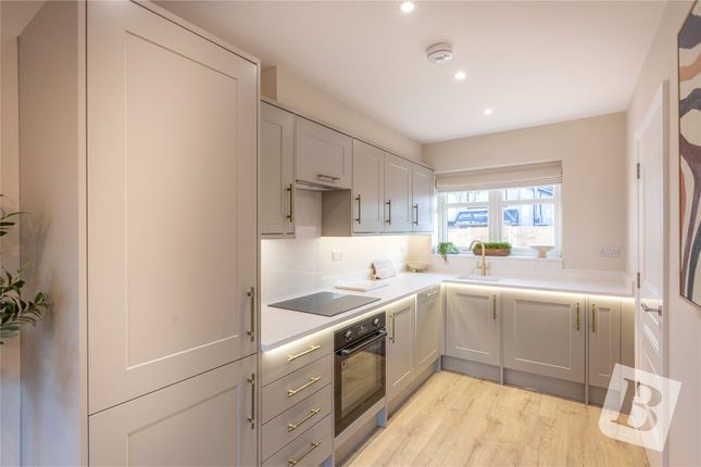 3, Jensen Close, Hornchurch photo 2