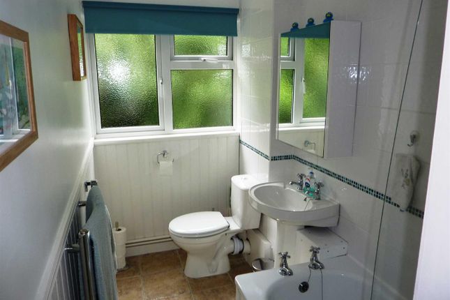 24, Master Close, Oxted photo 3