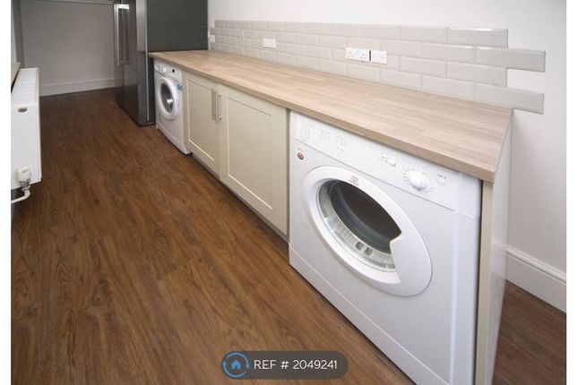Room to rent in Winchester Street, Taunton