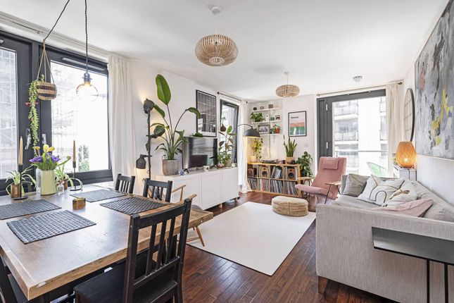 Flat for sale in Palmers Road, Bethnal Green, London