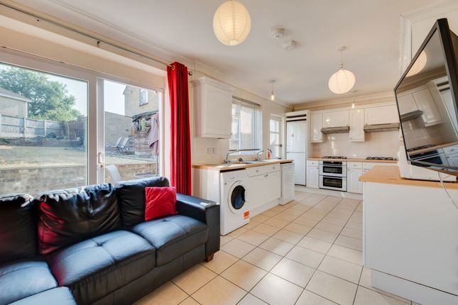 34, Warwick Road - Professional, Canterbury photo 4