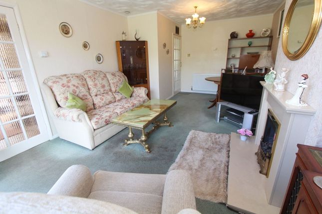 2, Quorn Crescent, Stourbridge photo 2