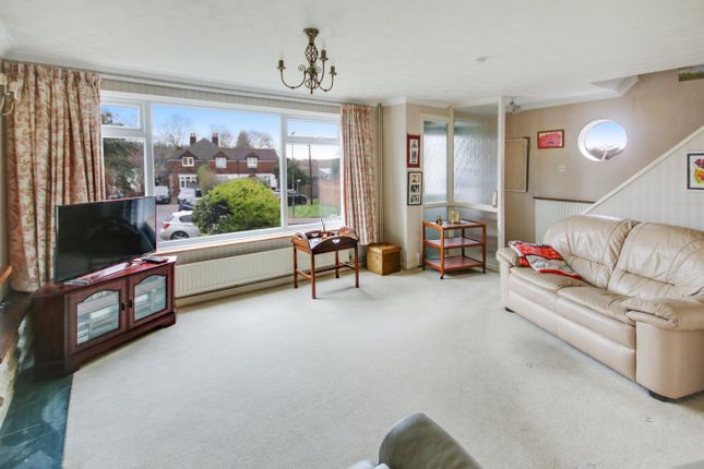 40, Alders Avenue, East Grinstead photo 2