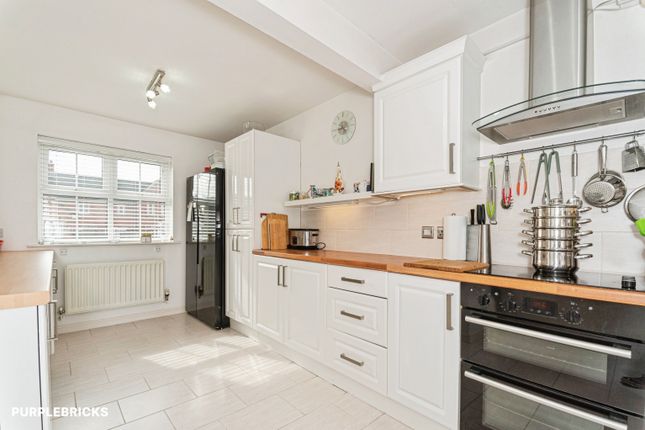 15, Woodcutters Mews, Swindon photo 4