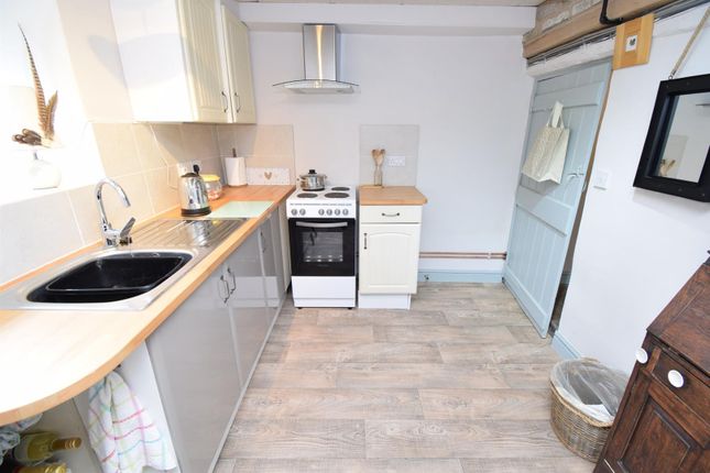 Cottage to rent in Briar Cottage, Briestfield Road, Wakefield