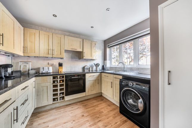 12 Parkwood Close, Tunbridge Wells photo 4