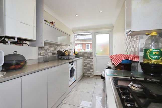 16, Beckminster Road, West Midlands photo 4