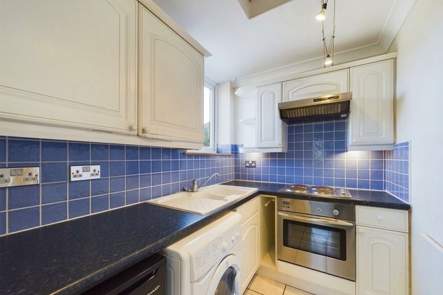 Flat 3,, Flint Lodge, Maidenhead photo 2