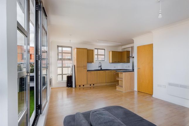 27, Charlesmere Gardens, London photo 4