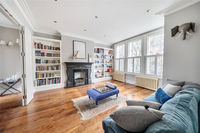 35, Woodland Gardens, London photo 2
