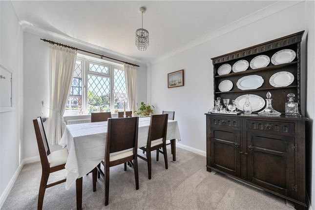 62, Benedict Close, Hampshire photo 4
