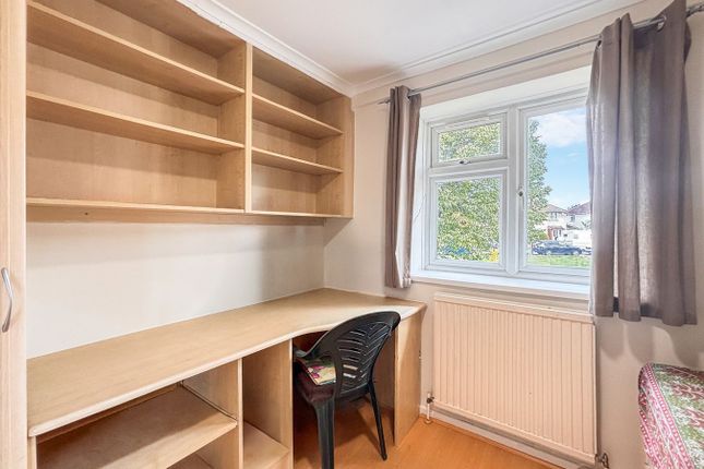 9, Tylers Gate, Harrow photo 4
