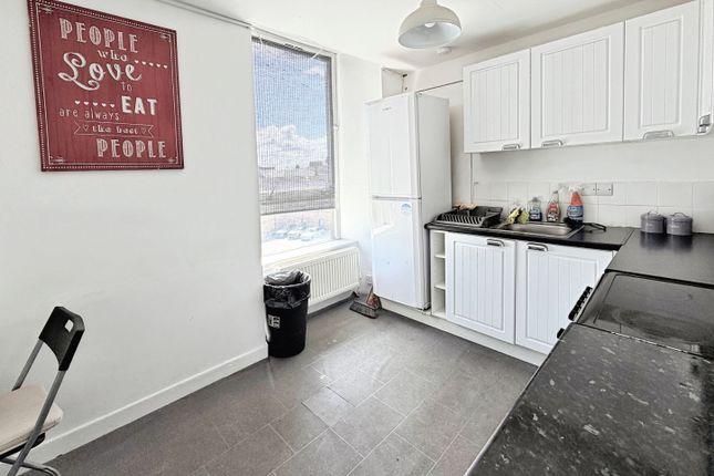 Flat D, 6, Stirling Street, Dundee photo 2