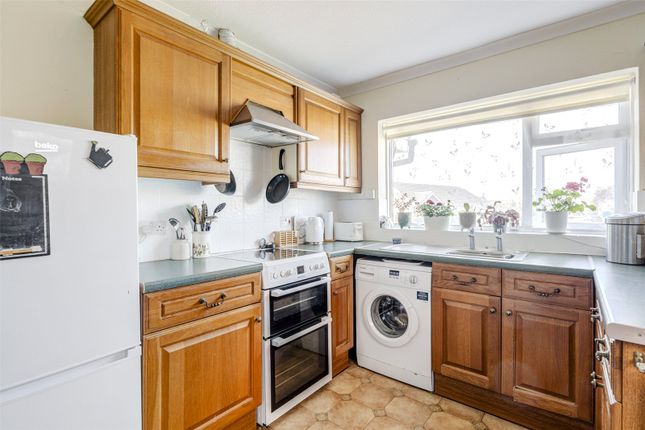 2, Tamar Avenue, West Sussex photo 4