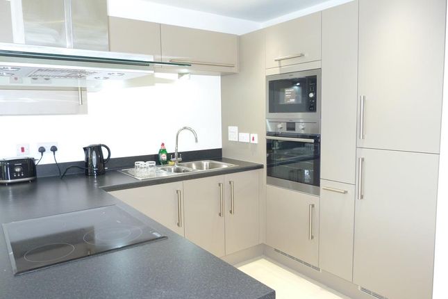 132 Ben Jonson Road, Stepney Green photo 4