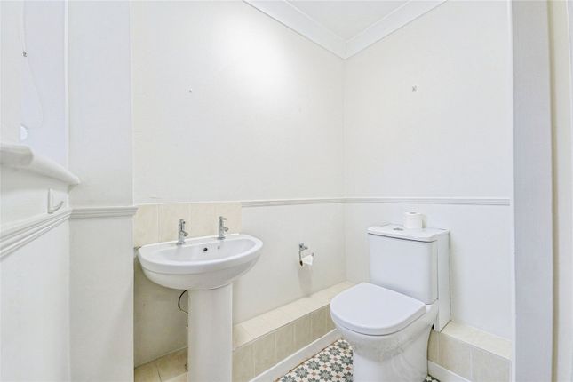 16, Weaver Court (Northwich), Northwich photo 4