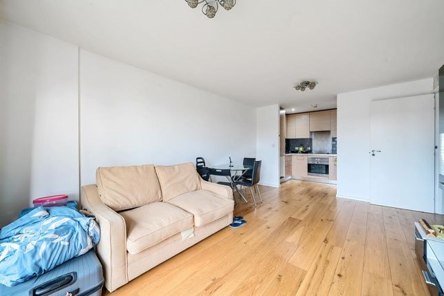 Flat for sale in Isleworth, Middlesex