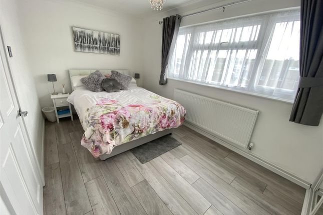 Town house for sale in Abbotts Drive, Waltham Abbey