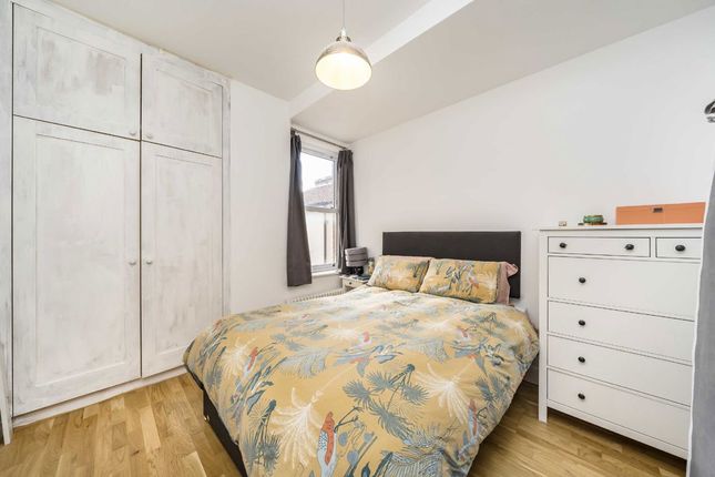 54B, St Johns Avenue, London photo 4