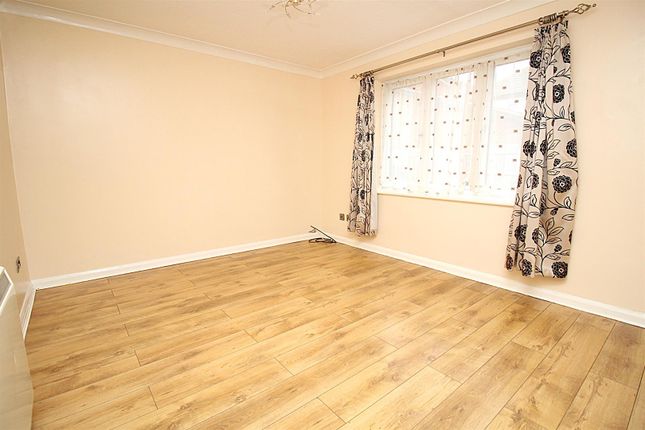 1, Pirton Court, Hemel Hempstead photo 2