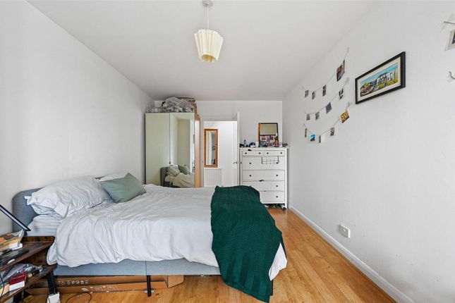 Flat to rent in Somerford Grove, Hackney, London