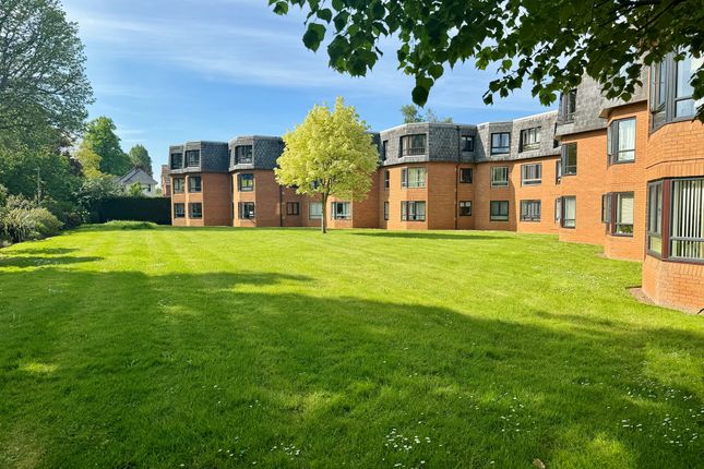 Flat for sale in French Weir Close, Taunton
