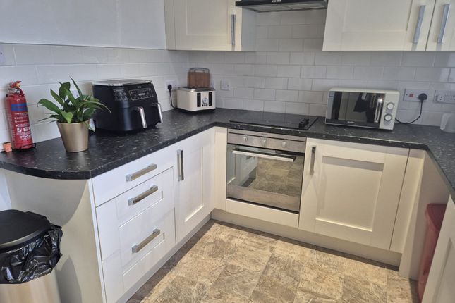 Flat 13 Bank House, High Street, Winsford photo 3