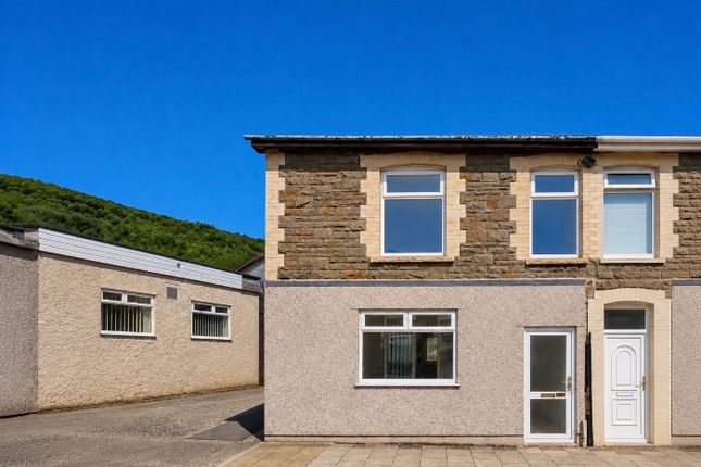 65 Islwyn Street, Cwmfelinfach, Ynysddu photo 2