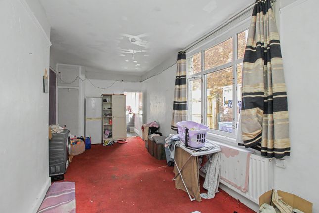 229 Hainton Avenue, Grimsby photo 4