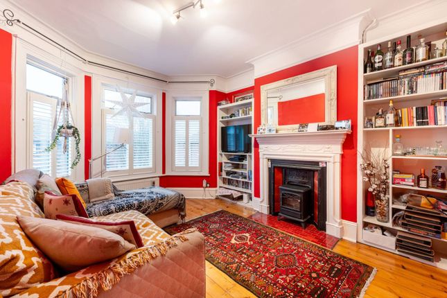Thumbnail Flat for sale in Temple Road, Cricklewood, London